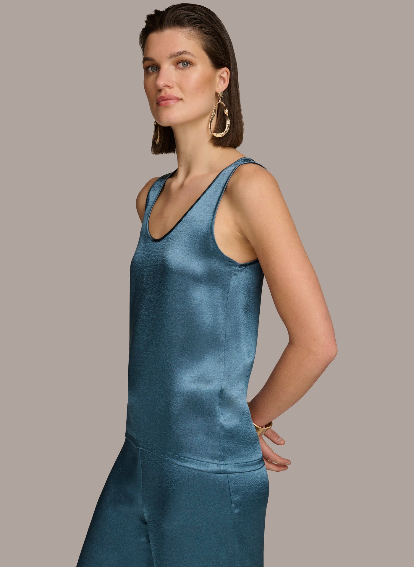 (image for) EXCELLENT ROUND NECK SHINY TANK